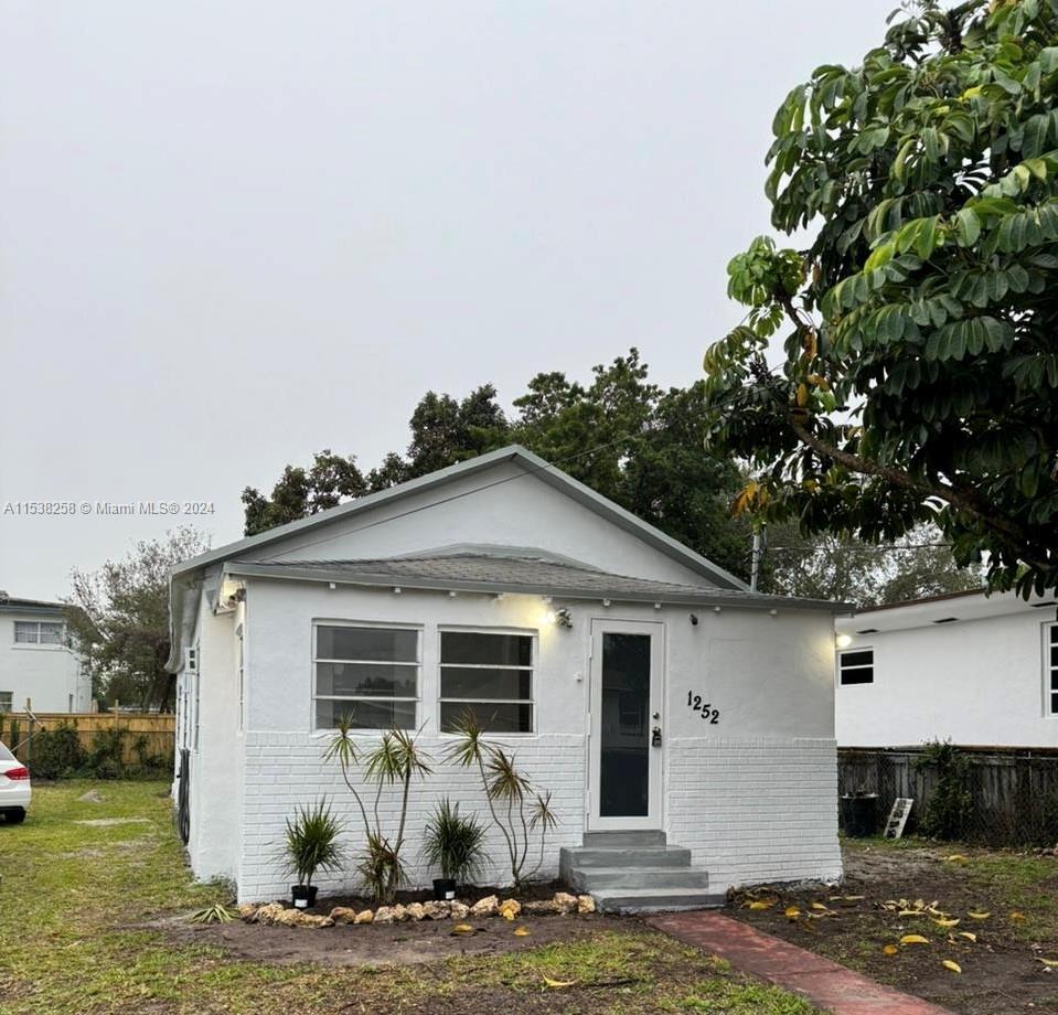 1252 Nw 69th St St, Miami, Broward County, Florida - 4 Bedrooms  
1 Bathrooms - 