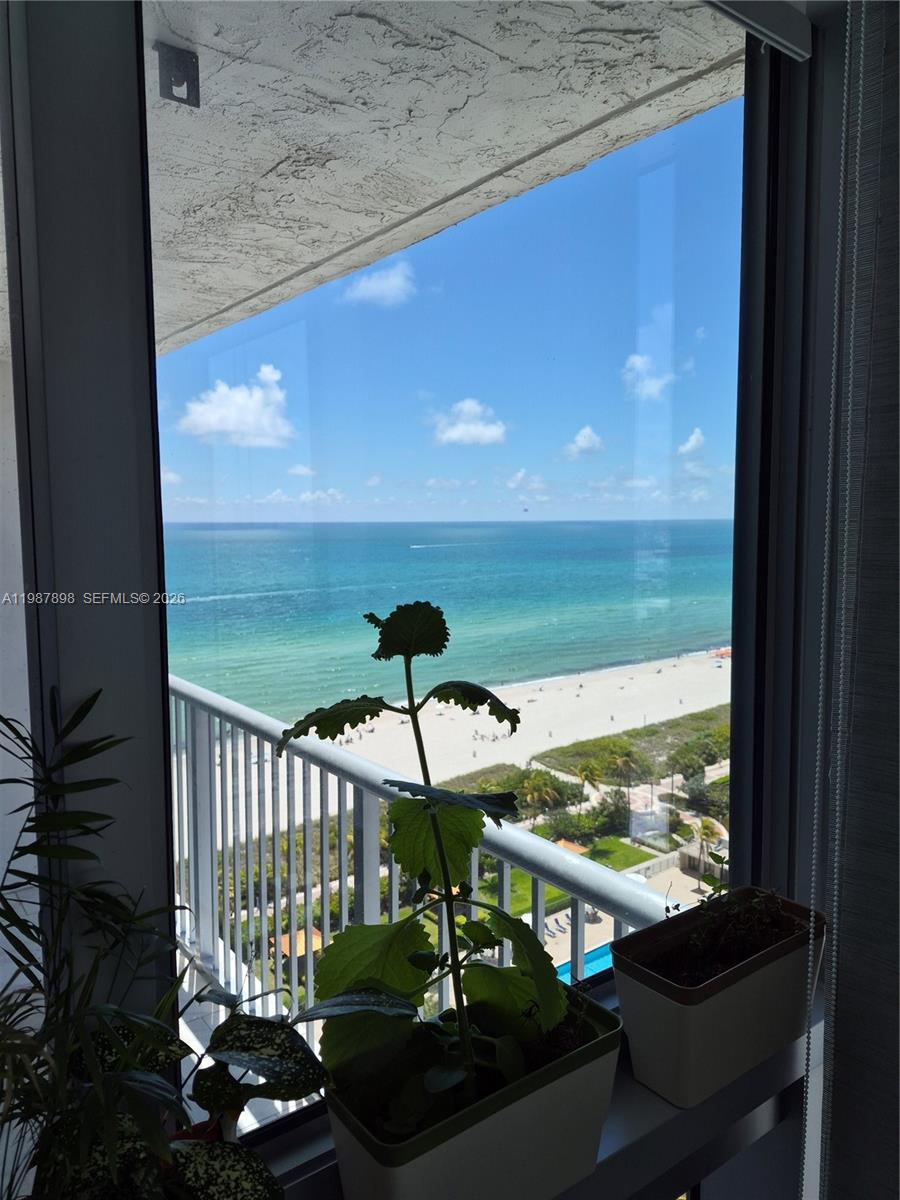 MIRASOL OCEAN TOWERS COND - Residential