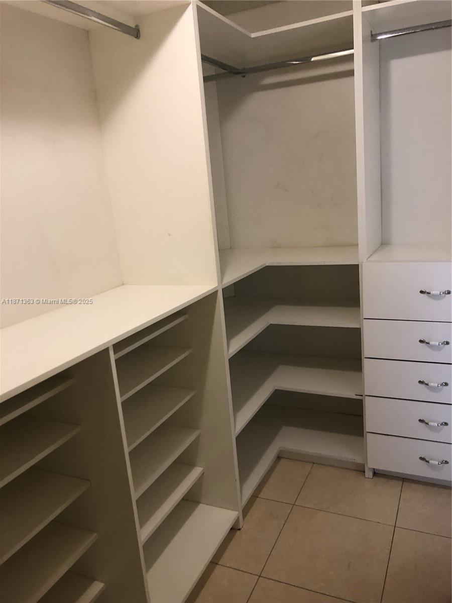 BYRON MARINA CONDO - Residential Lease