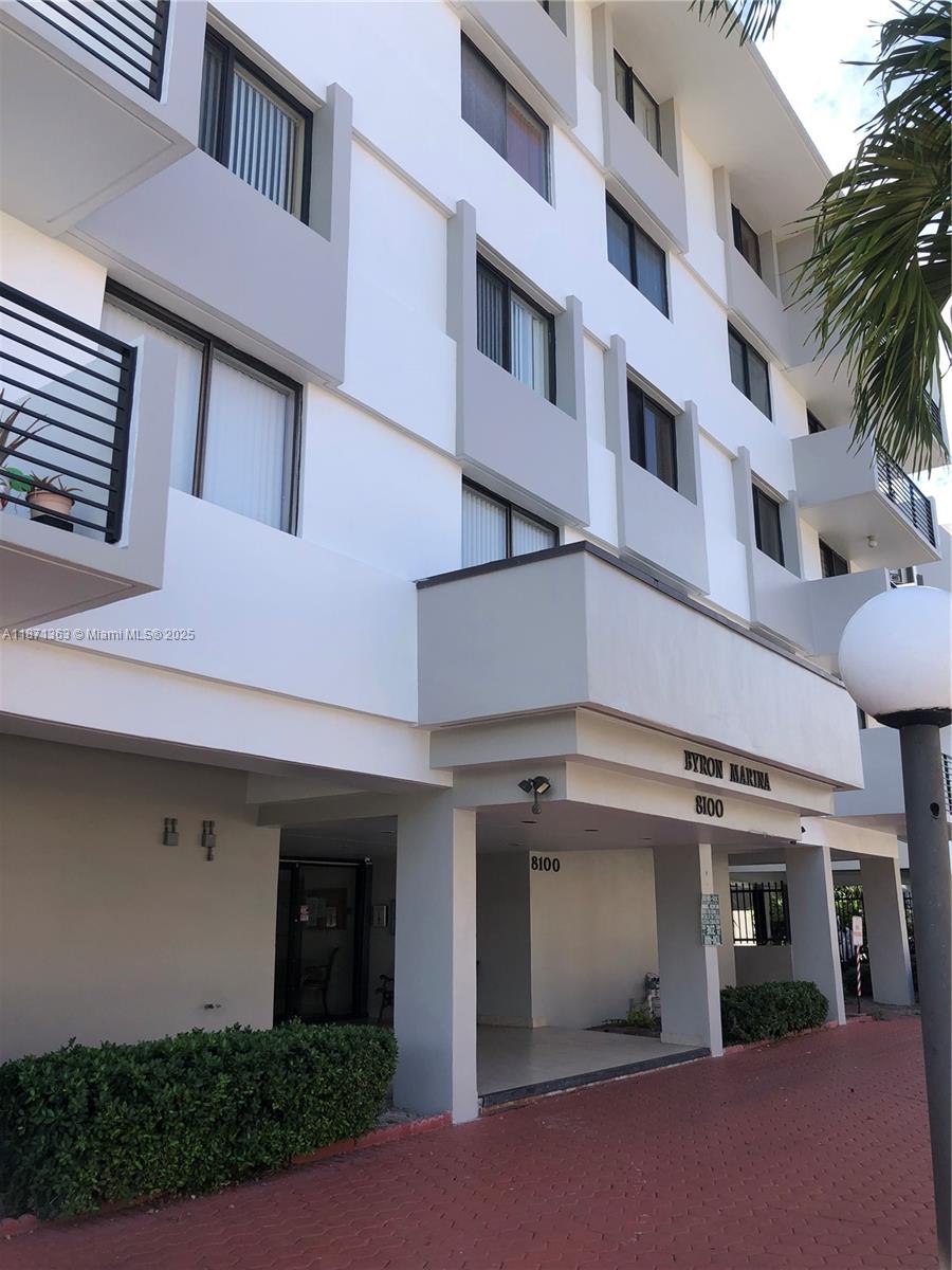 BYRON MARINA CONDO - Residential Lease