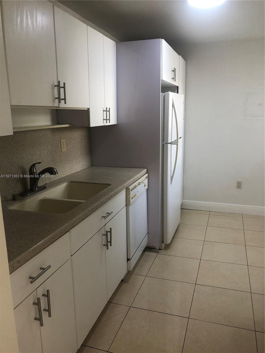 BYRON MARINA CONDO - Residential Lease