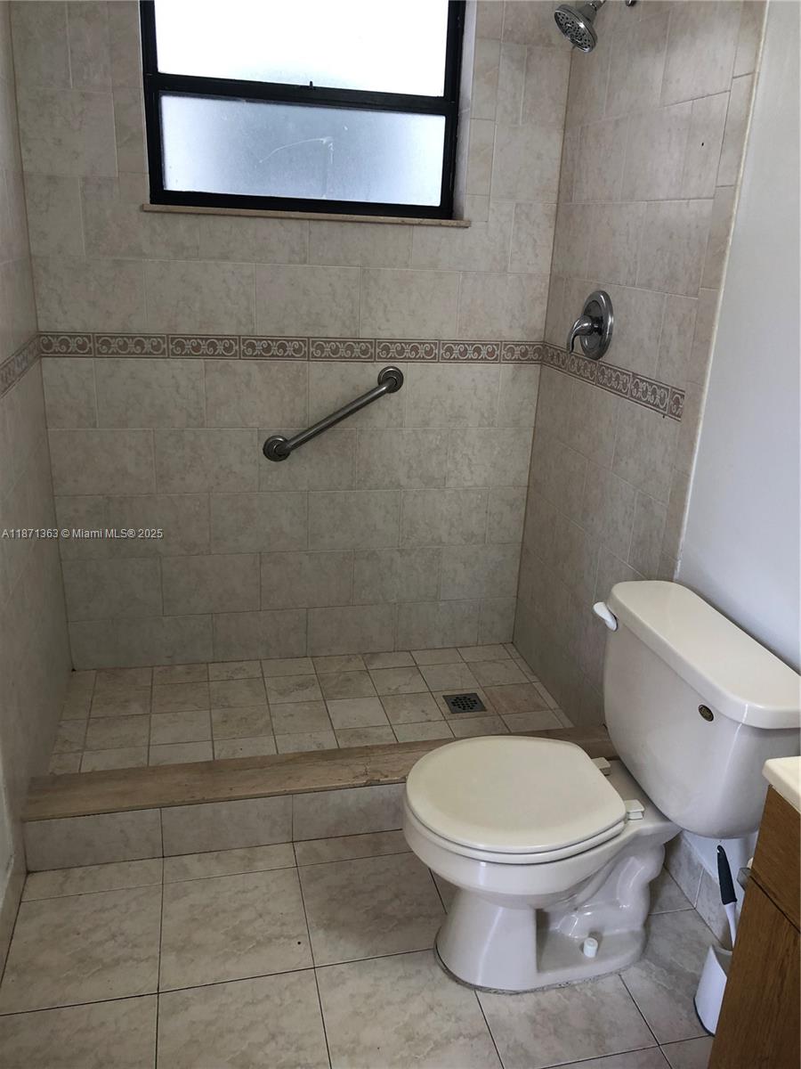 BYRON MARINA CONDO - Residential Lease