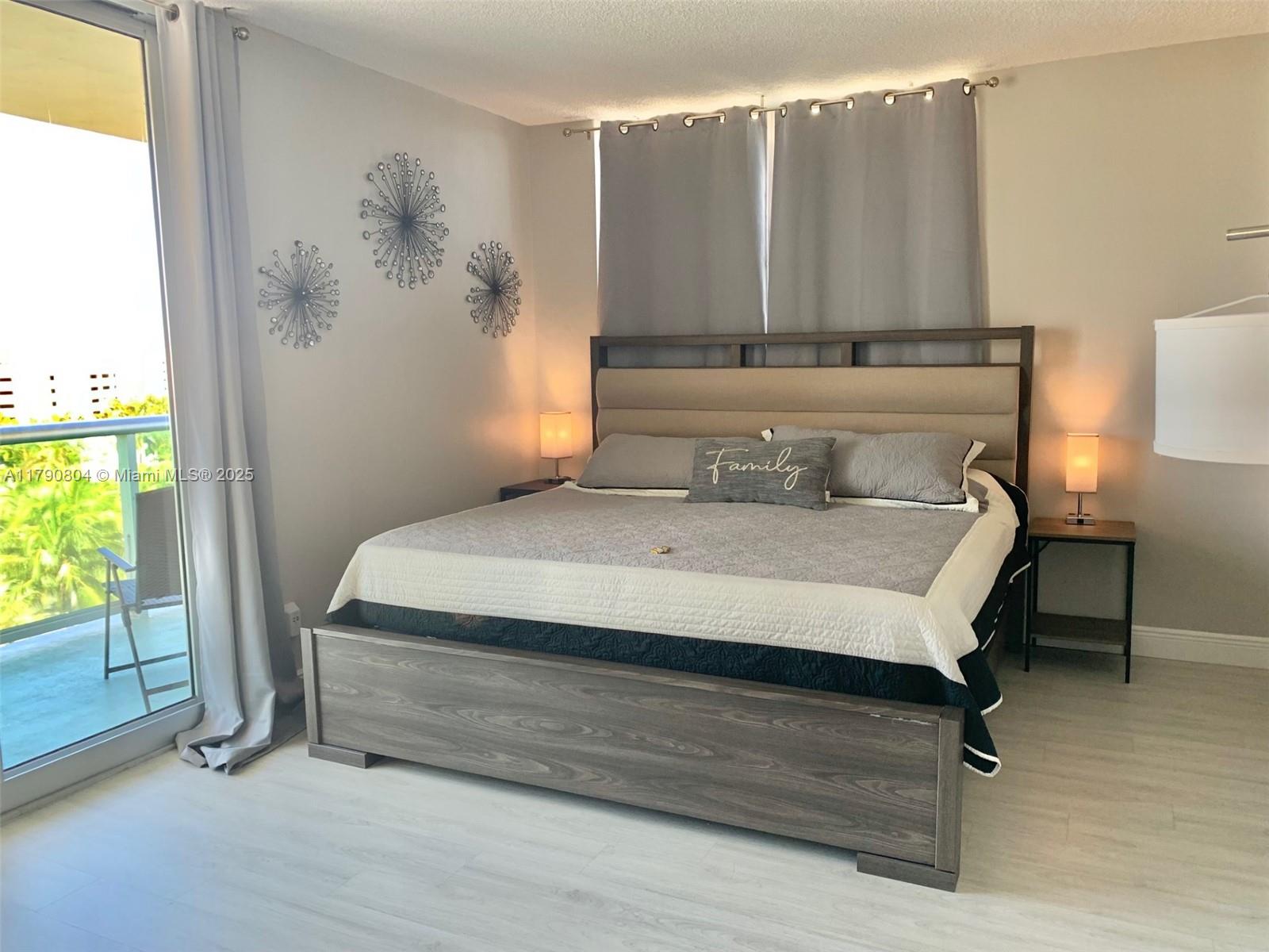 TIDES ON HOLLYWOOD BEACH - Residential