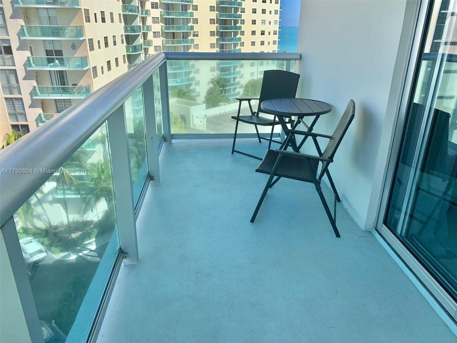 TIDES ON HOLLYWOOD BEACH - Residential