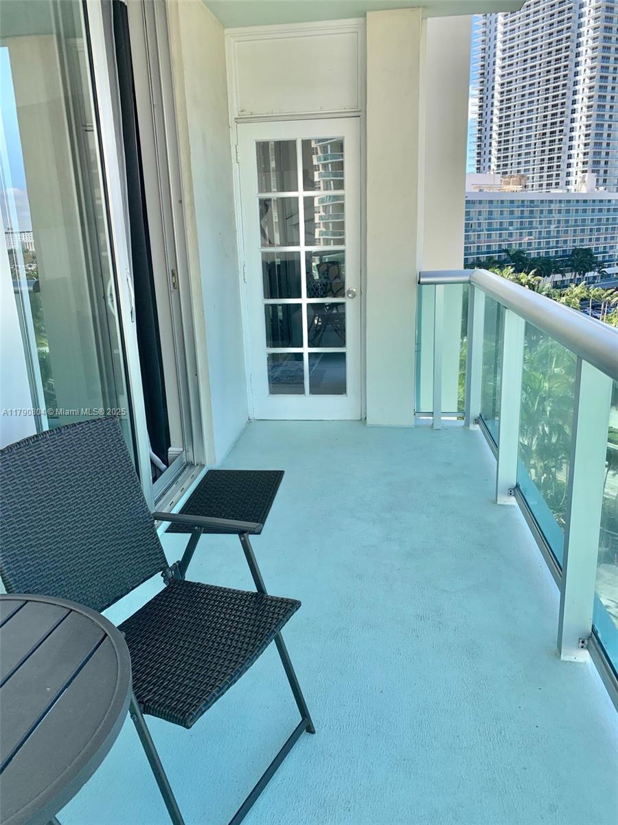 TIDES ON HOLLYWOOD BEACH - Residential