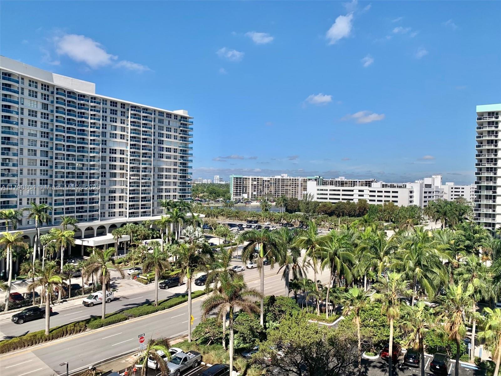 TIDES ON HOLLYWOOD BEACH - Residential