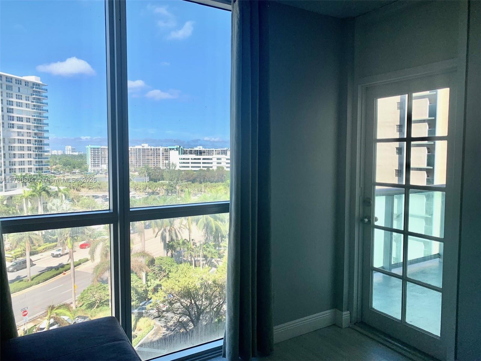 TIDES ON HOLLYWOOD BEACH - Residential
