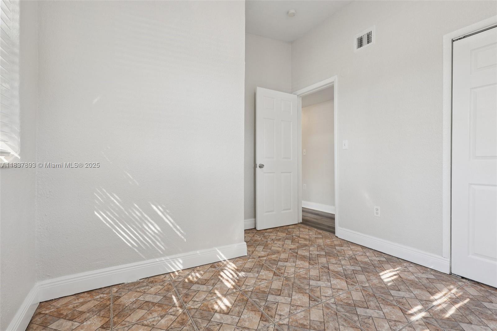 LAKE FOREST SEC 4 - Residential