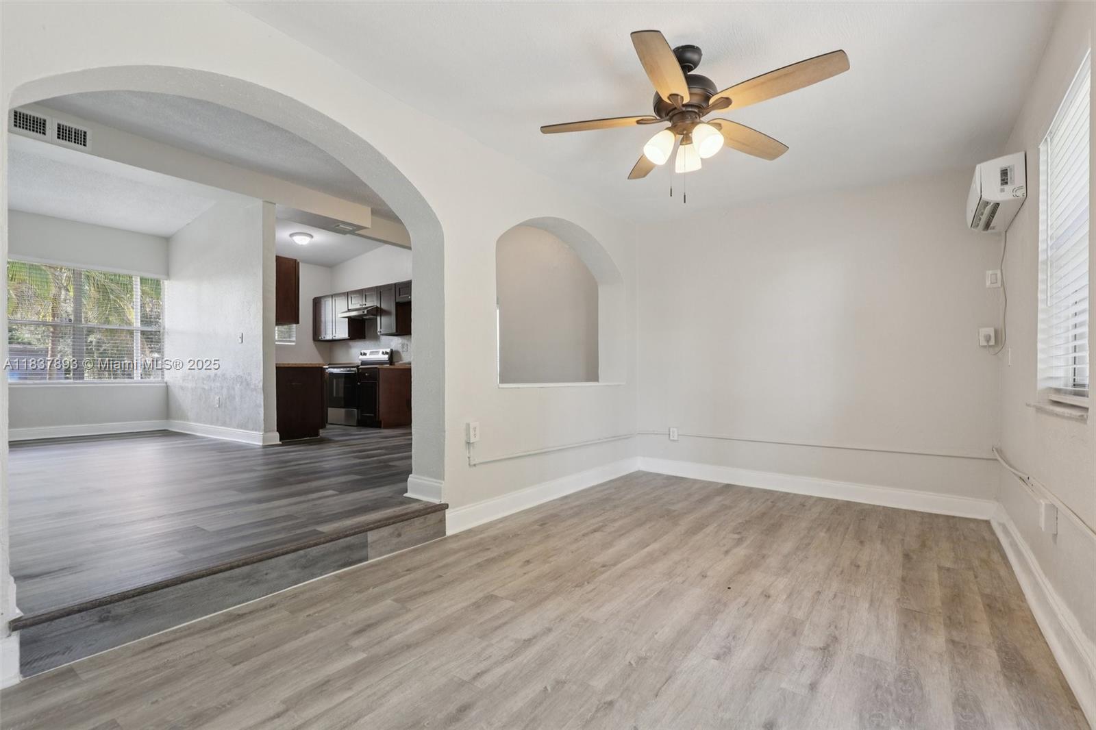 LAKE FOREST SEC 4 - Residential