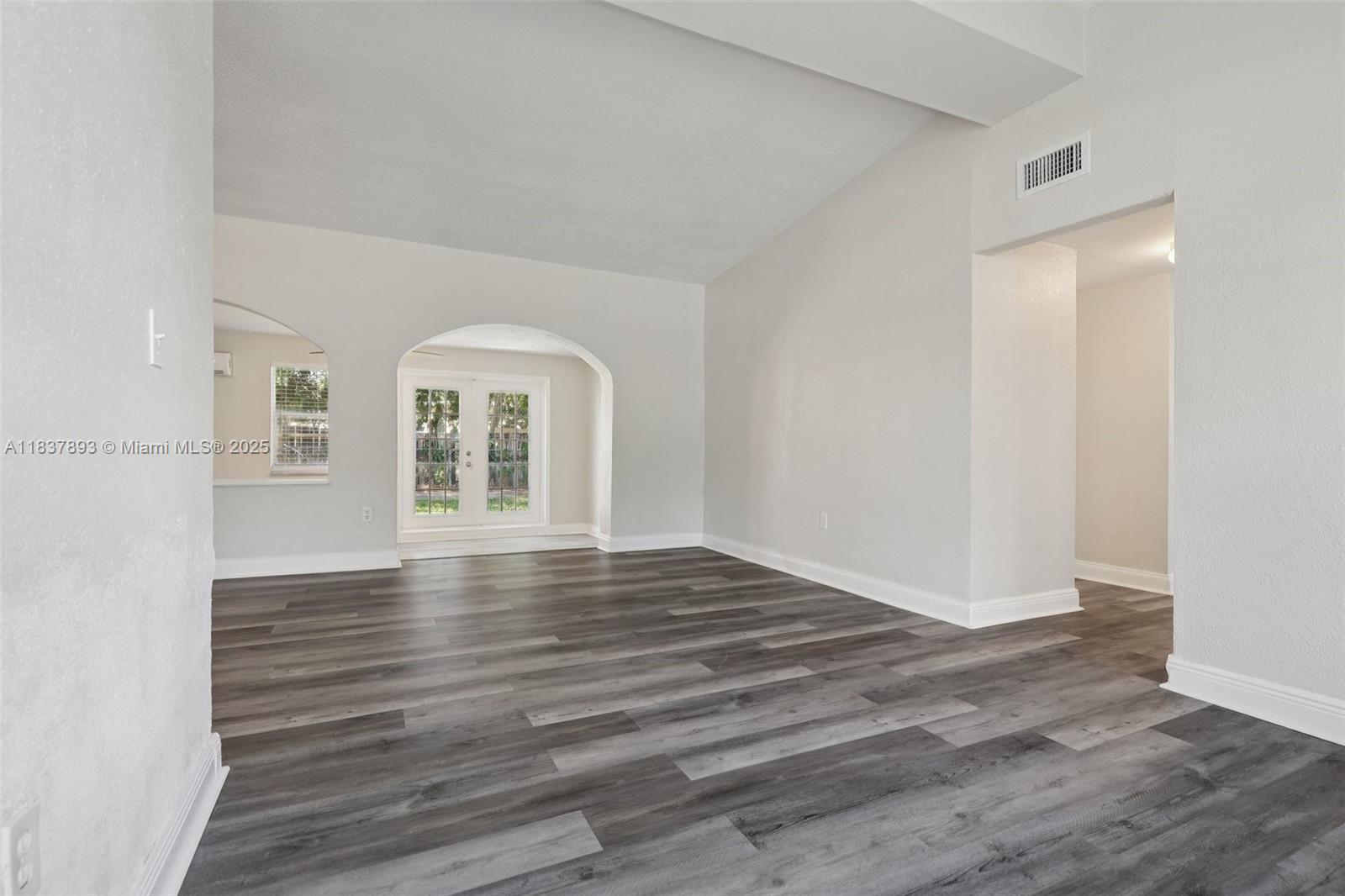 LAKE FOREST SEC 4 - Residential