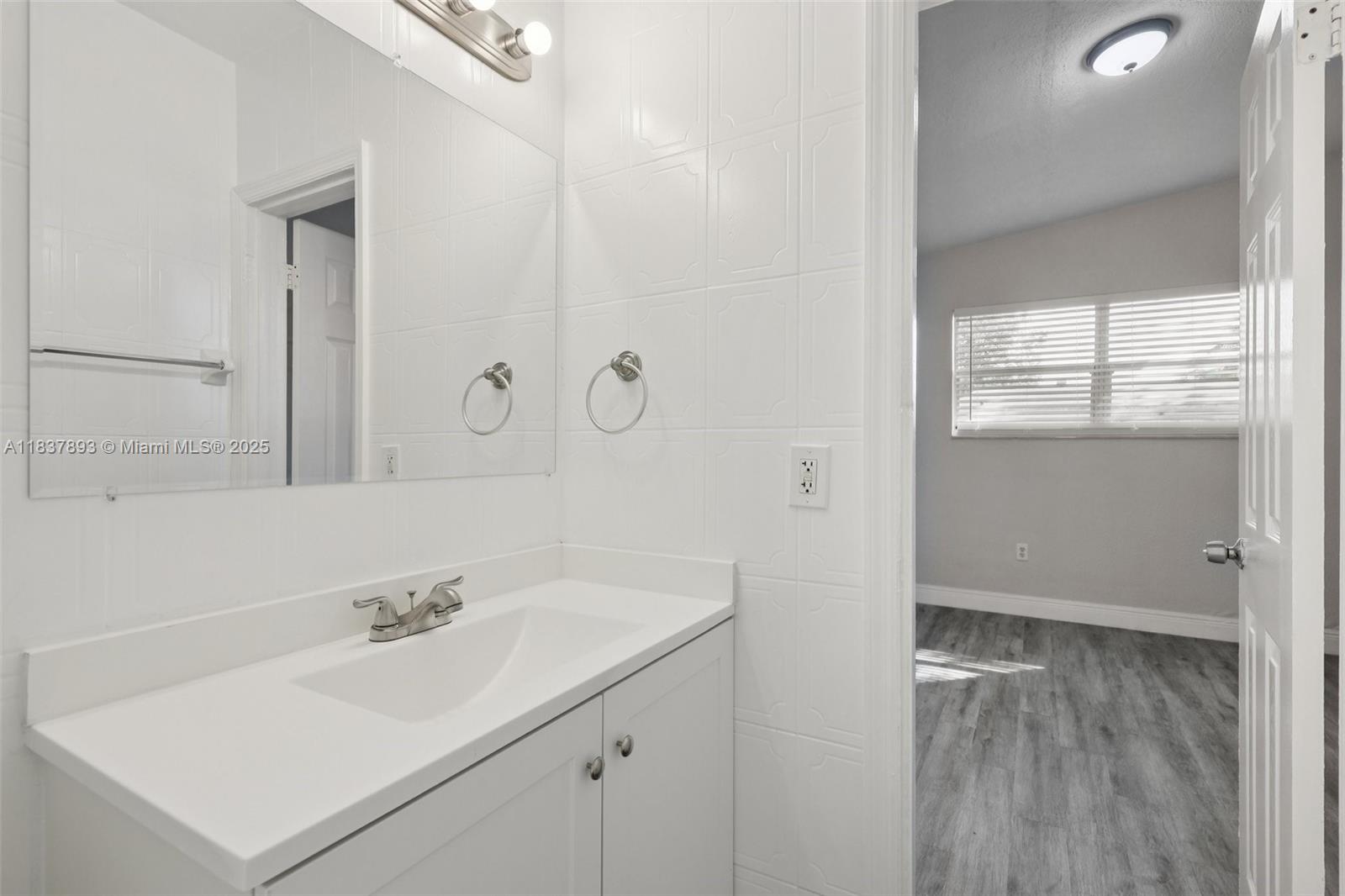 LAKE FOREST SEC 4 - Residential