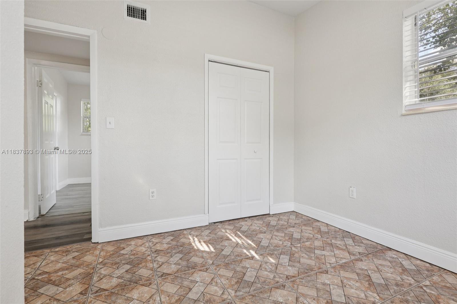 LAKE FOREST SEC 4 - Residential