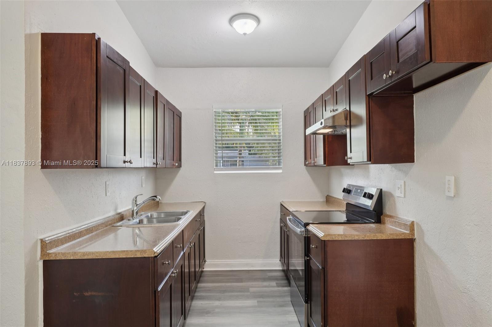 LAKE FOREST SEC 4 - Residential