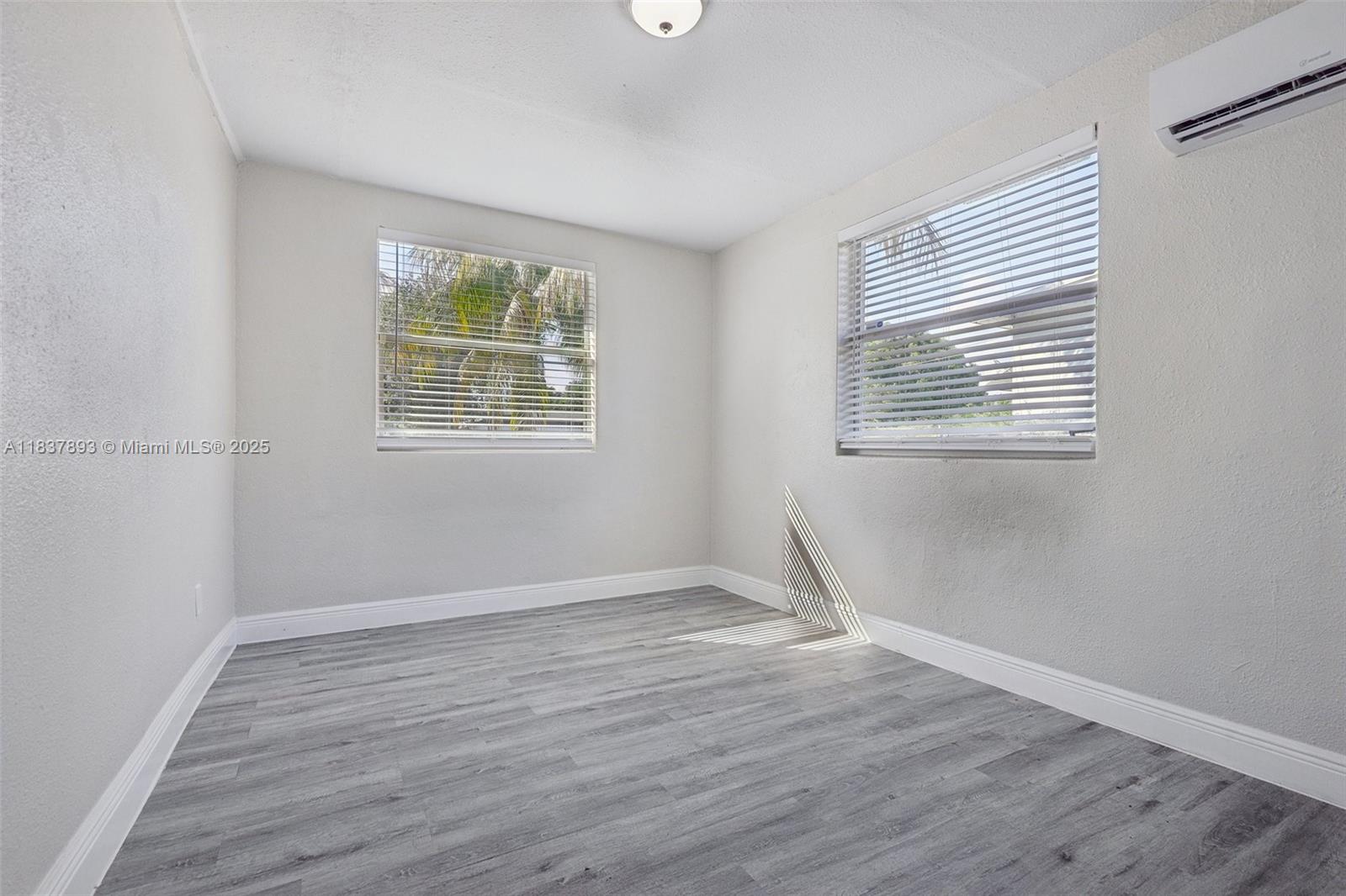 LAKE FOREST SEC 4 - Residential