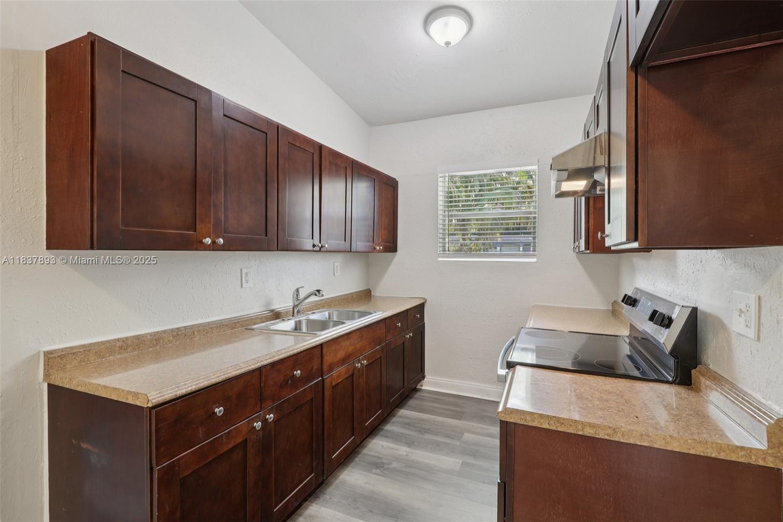 LAKE FOREST SEC 4 - Residential