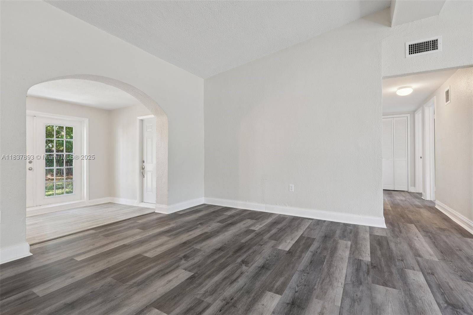 LAKE FOREST SEC 4 - Residential