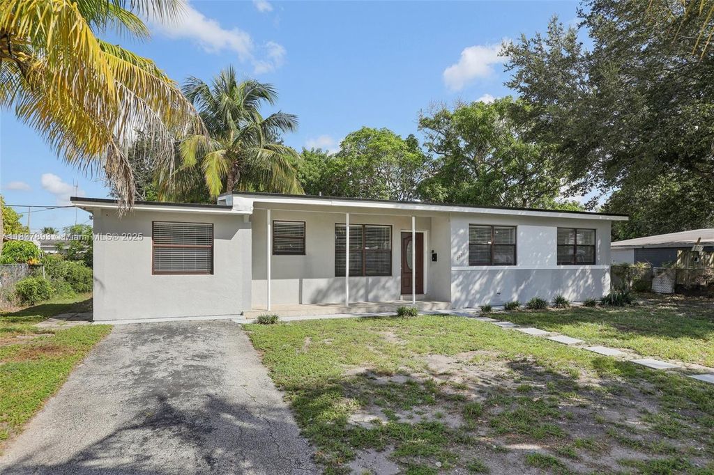 Photo of 3371 SW 37th St, West Park, FL 33023 (MLS # A11837893)