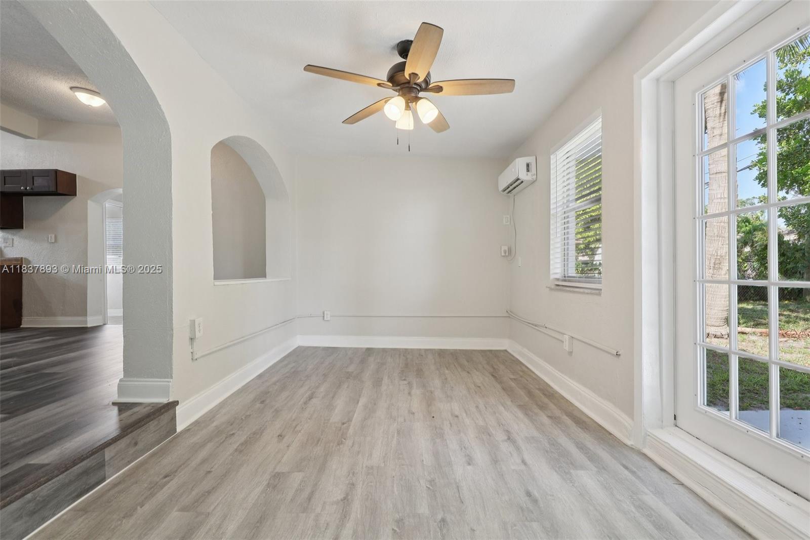 LAKE FOREST SEC 4 - Residential