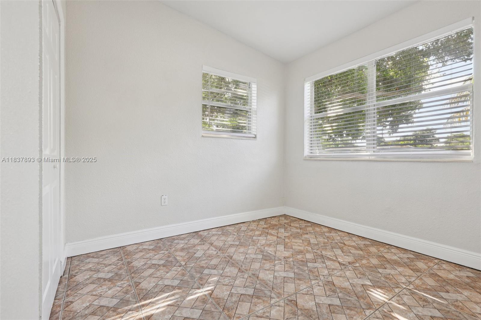 LAKE FOREST SEC 4 - Residential