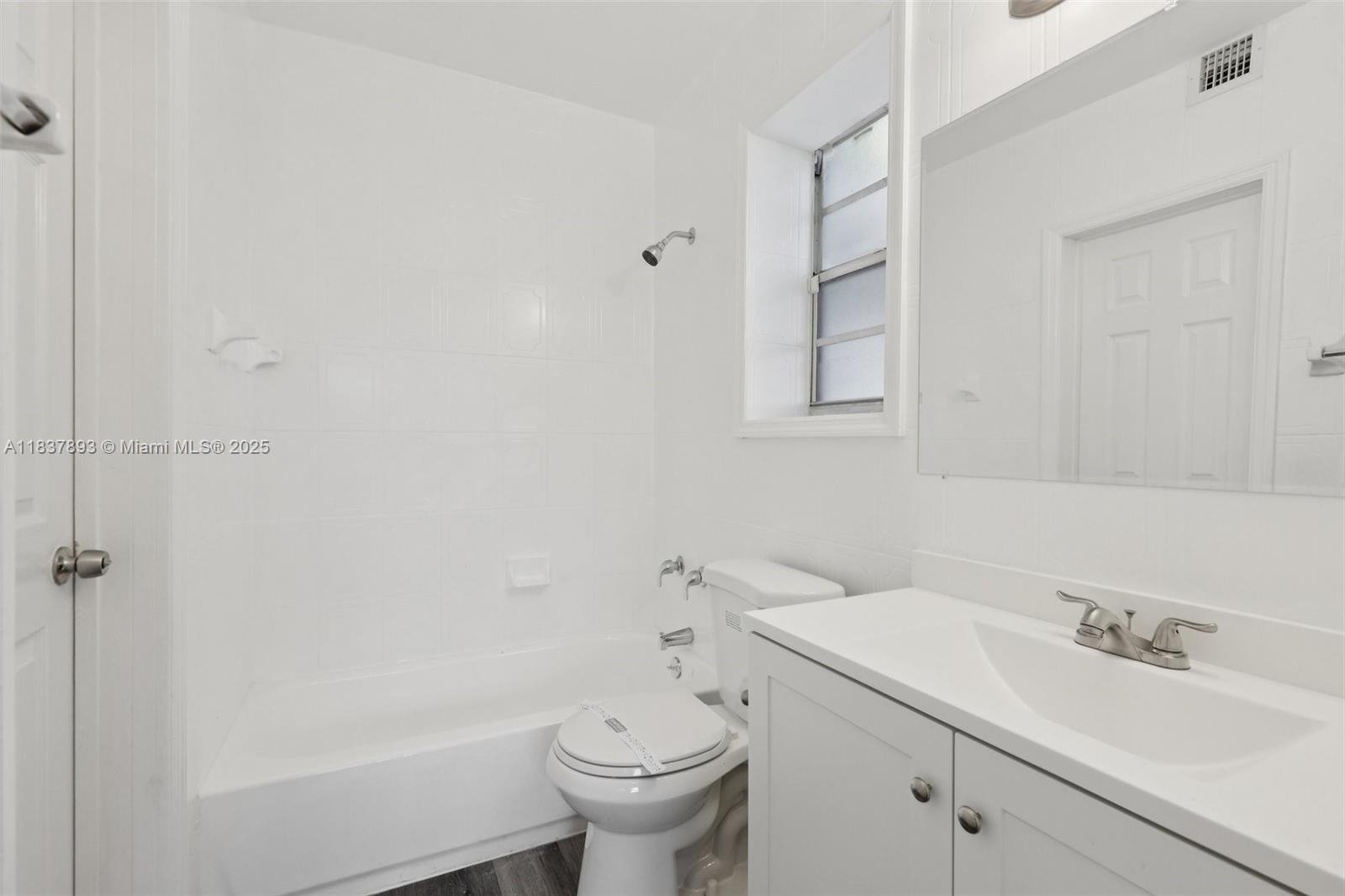 LAKE FOREST SEC 4 - Residential