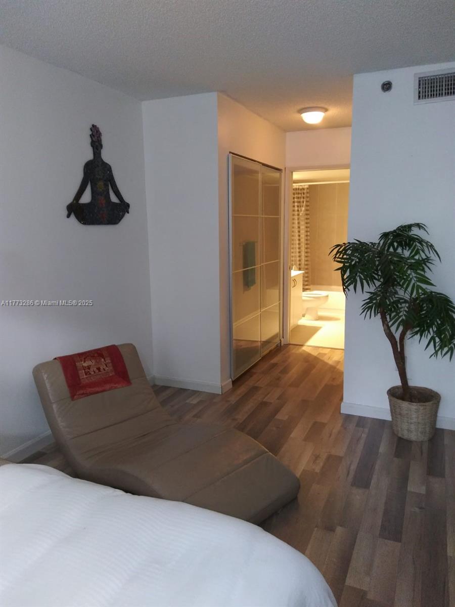 THE YACHT CLUB AT AVENTUR - Residential