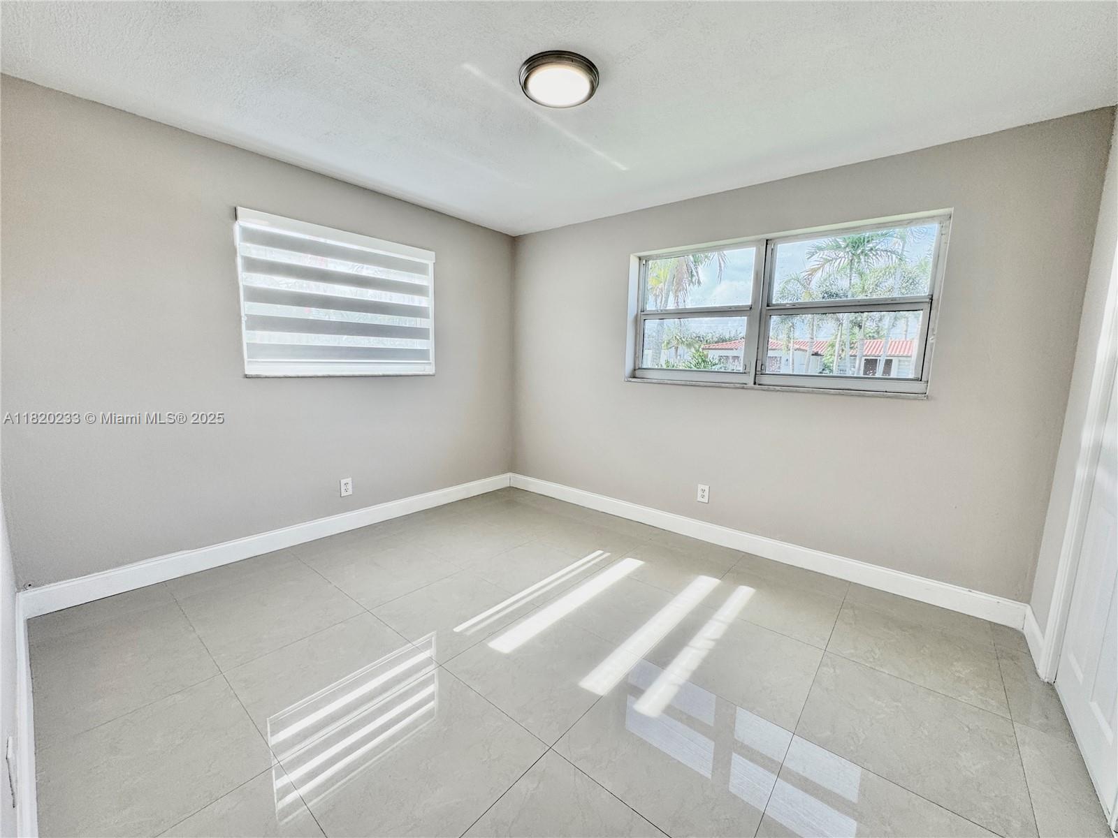 HOLLYWOOD HILLS - Residential Lease