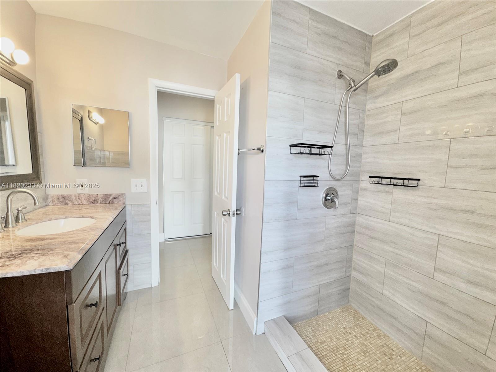 HOLLYWOOD HILLS - Residential Lease