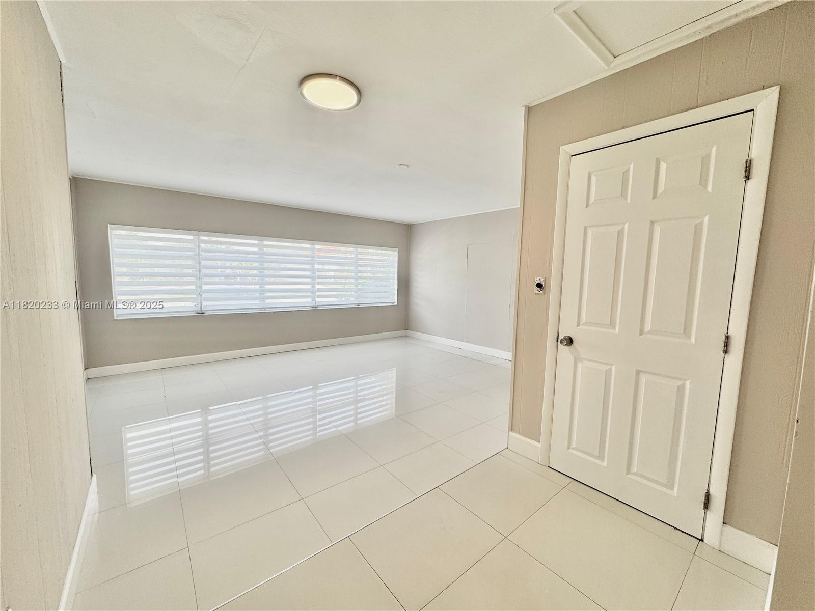 HOLLYWOOD HILLS - Residential Lease