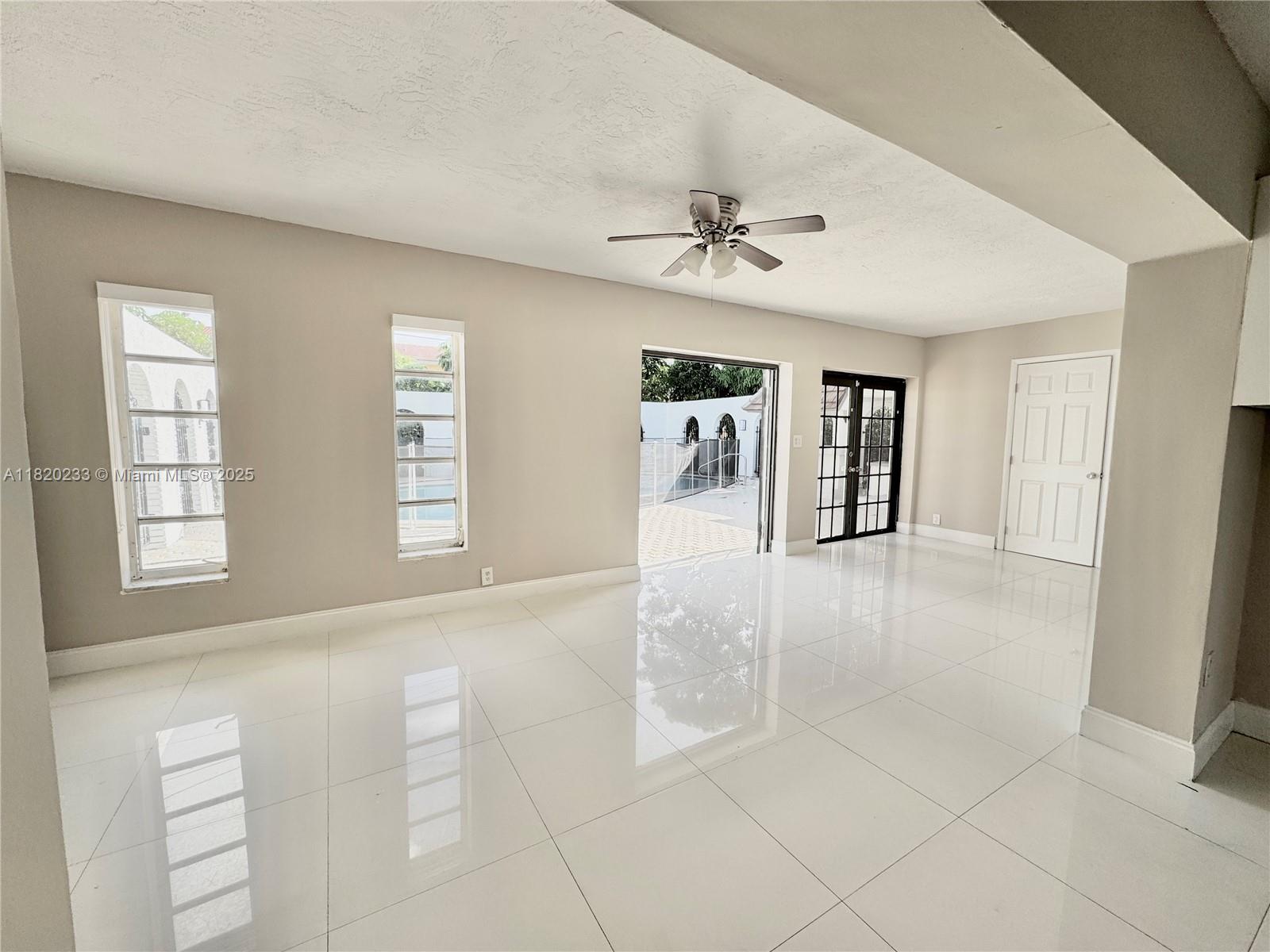 HOLLYWOOD HILLS - Residential Lease