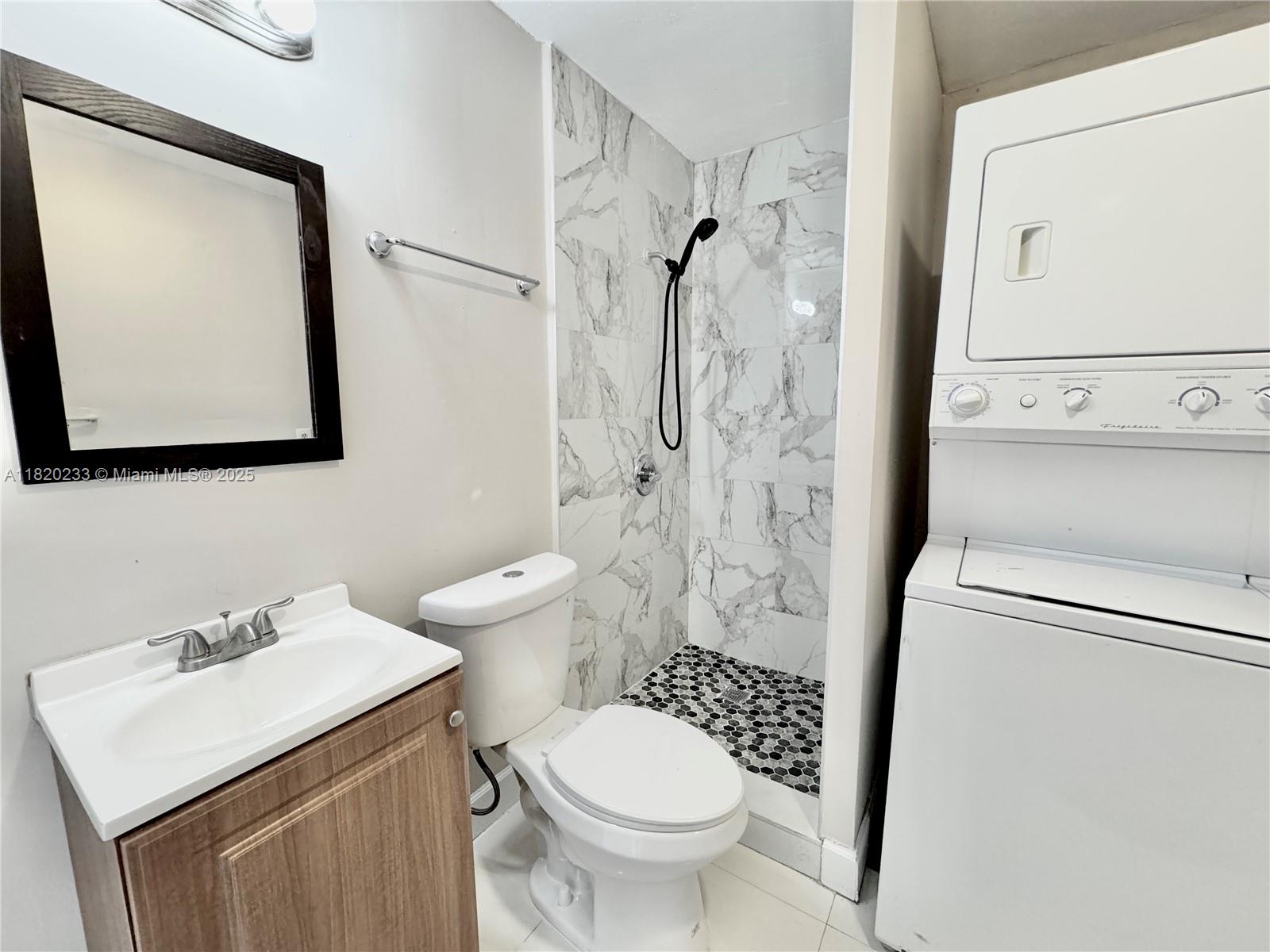 HOLLYWOOD HILLS - Residential Lease