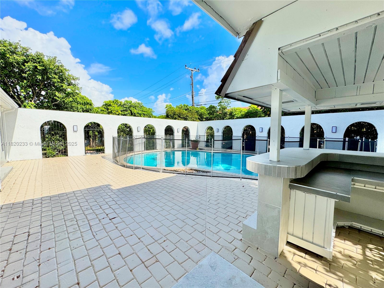 HOLLYWOOD HILLS - Residential Lease