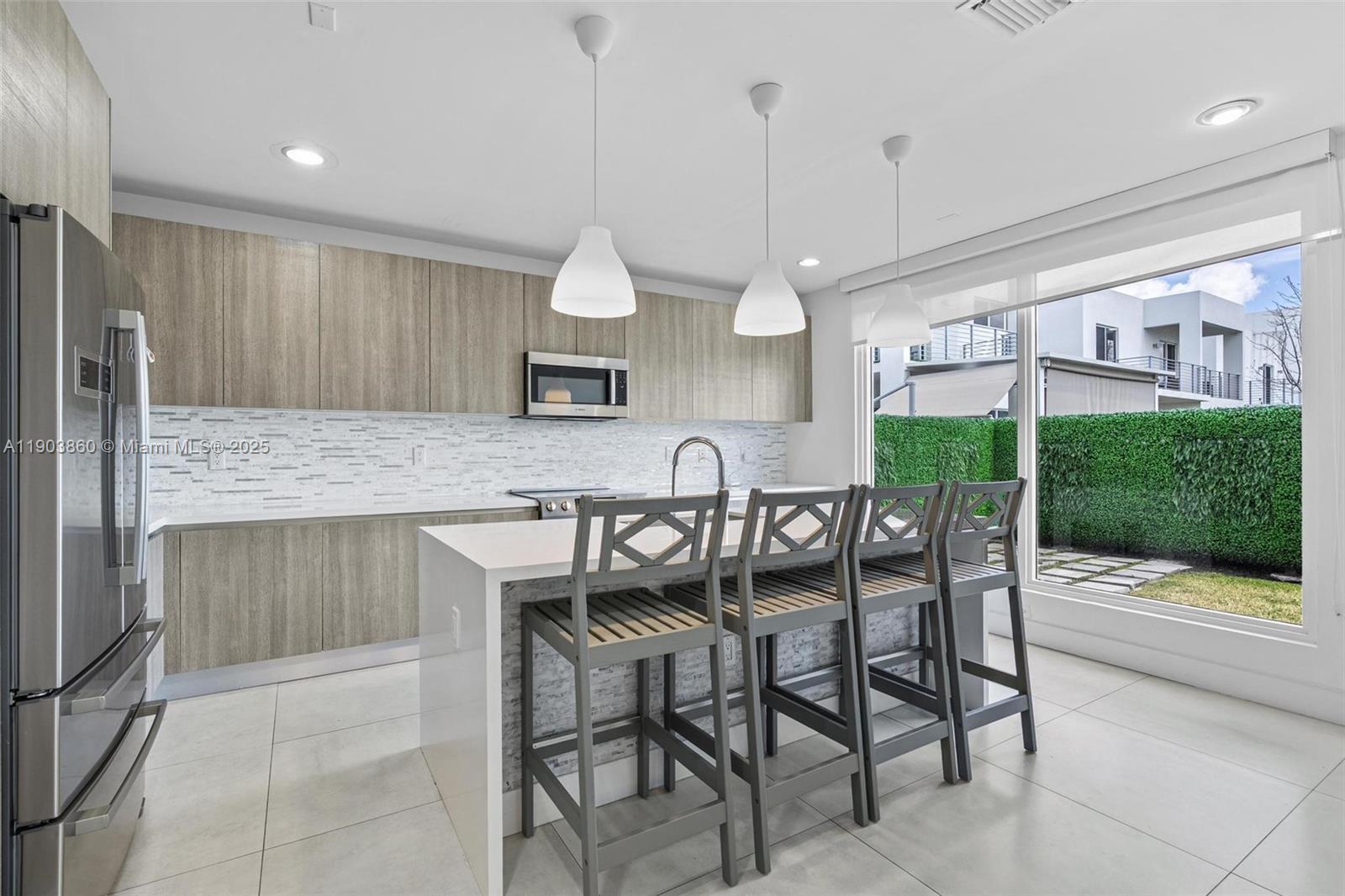 DORAL PALMS SOUTH - Residential Lease