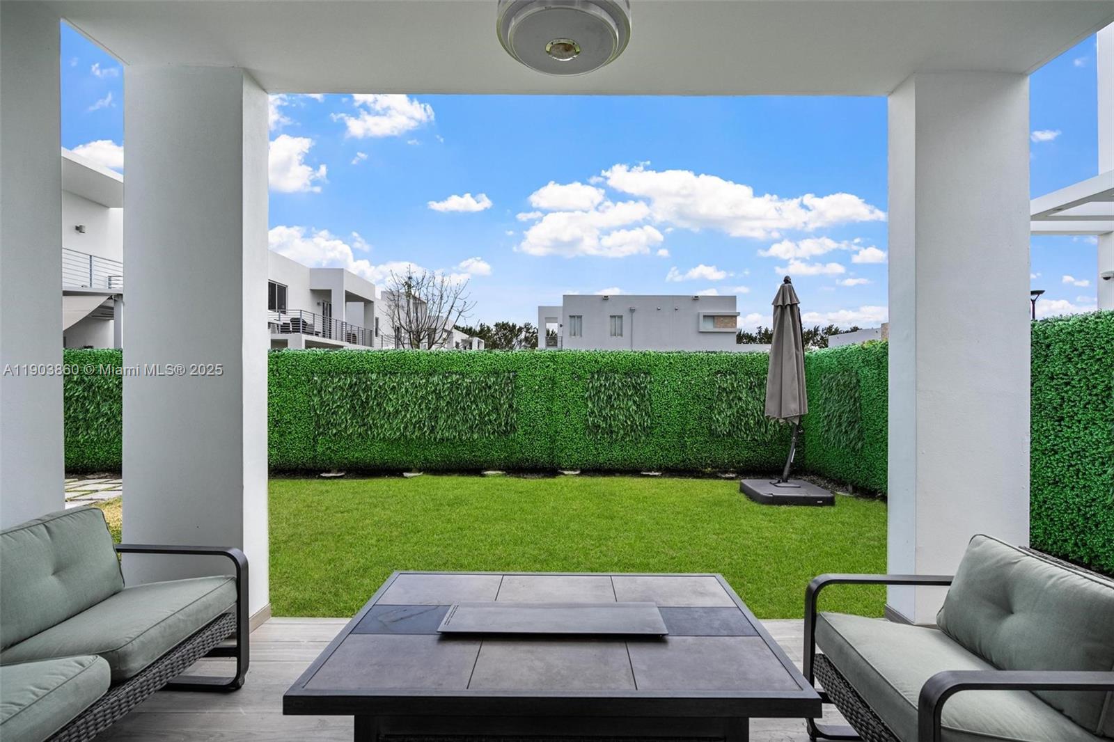 DORAL PALMS SOUTH - Residential Lease