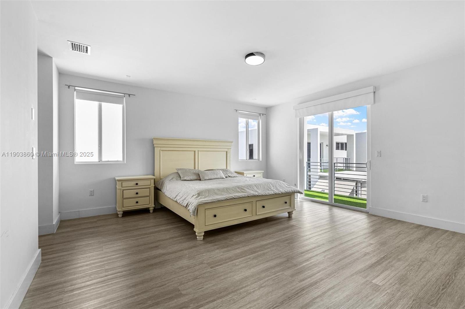 DORAL PALMS SOUTH - Residential Lease