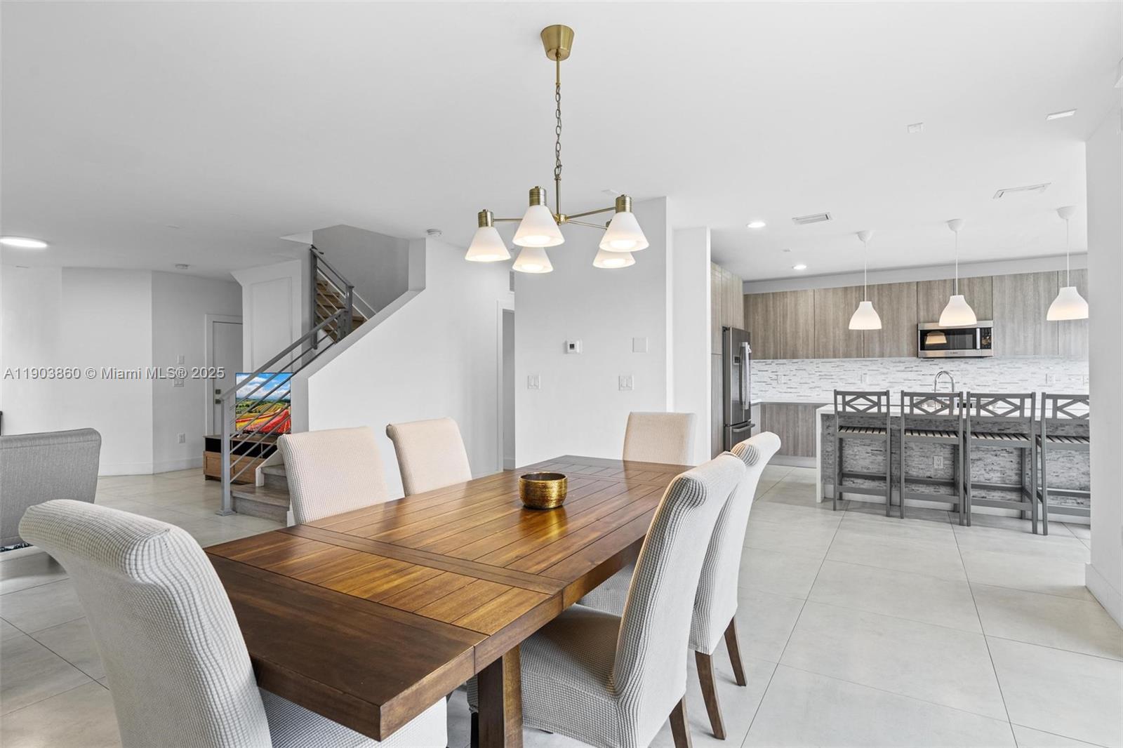 DORAL PALMS SOUTH - Residential Lease