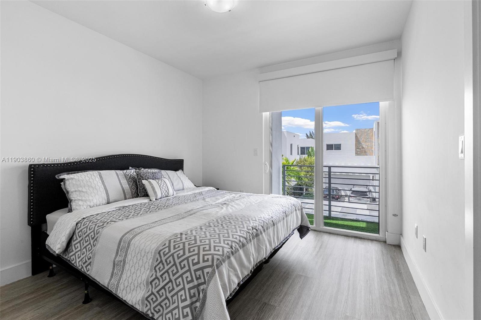 DORAL PALMS SOUTH - Residential Lease