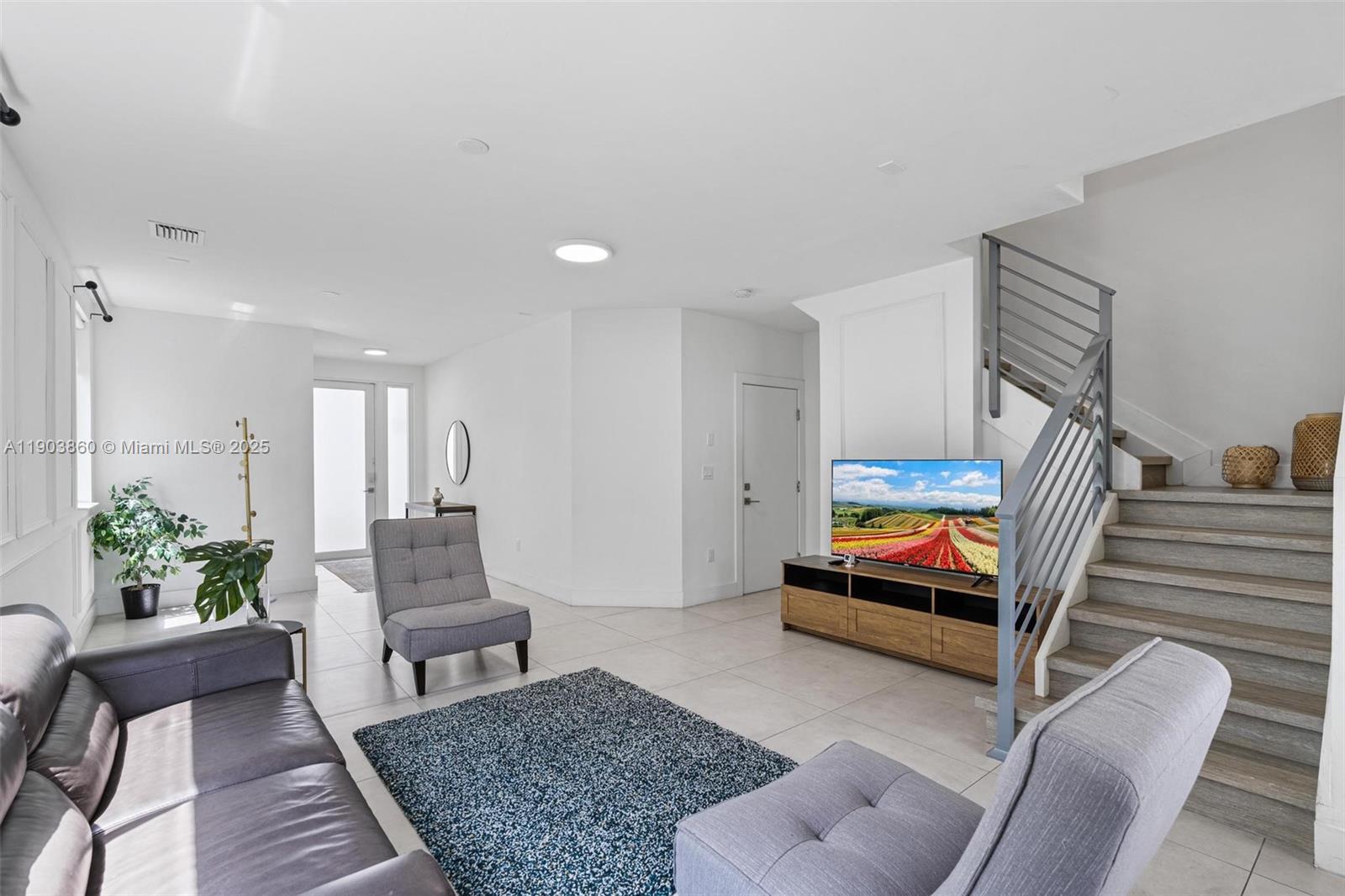 DORAL PALMS SOUTH - Residential Lease