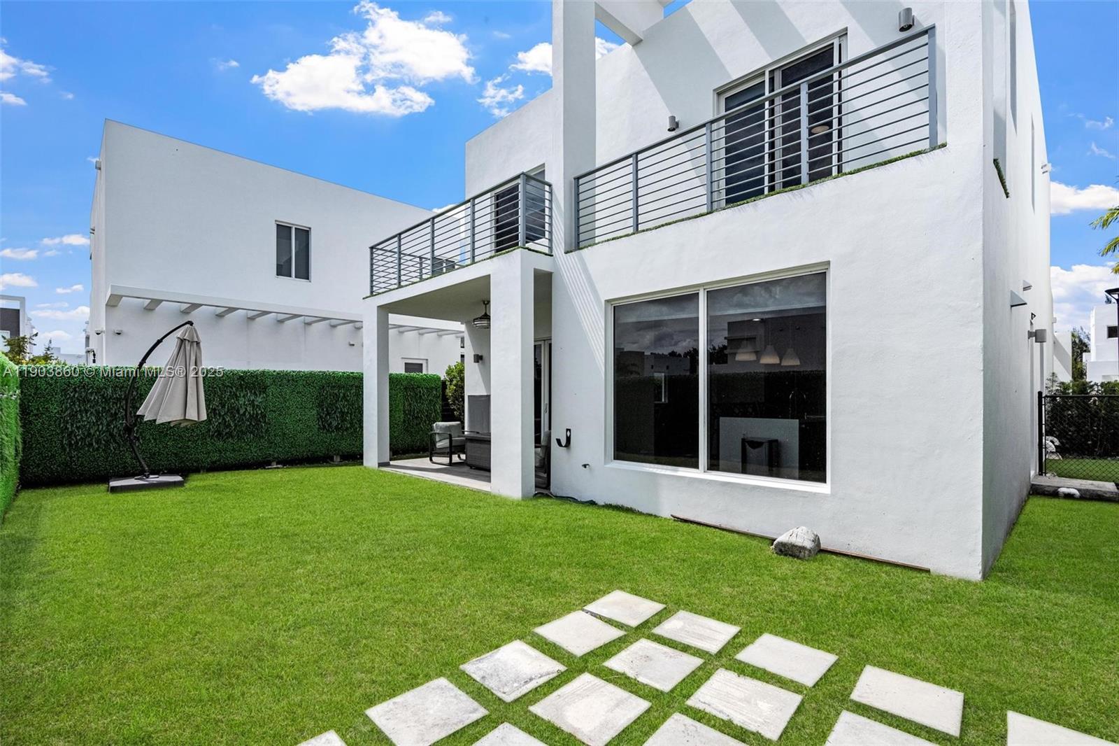 DORAL PALMS SOUTH - Residential Lease