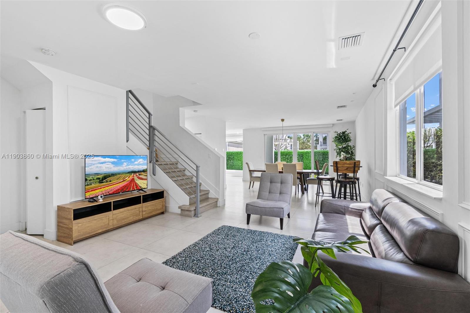 DORAL PALMS SOUTH - Residential Lease