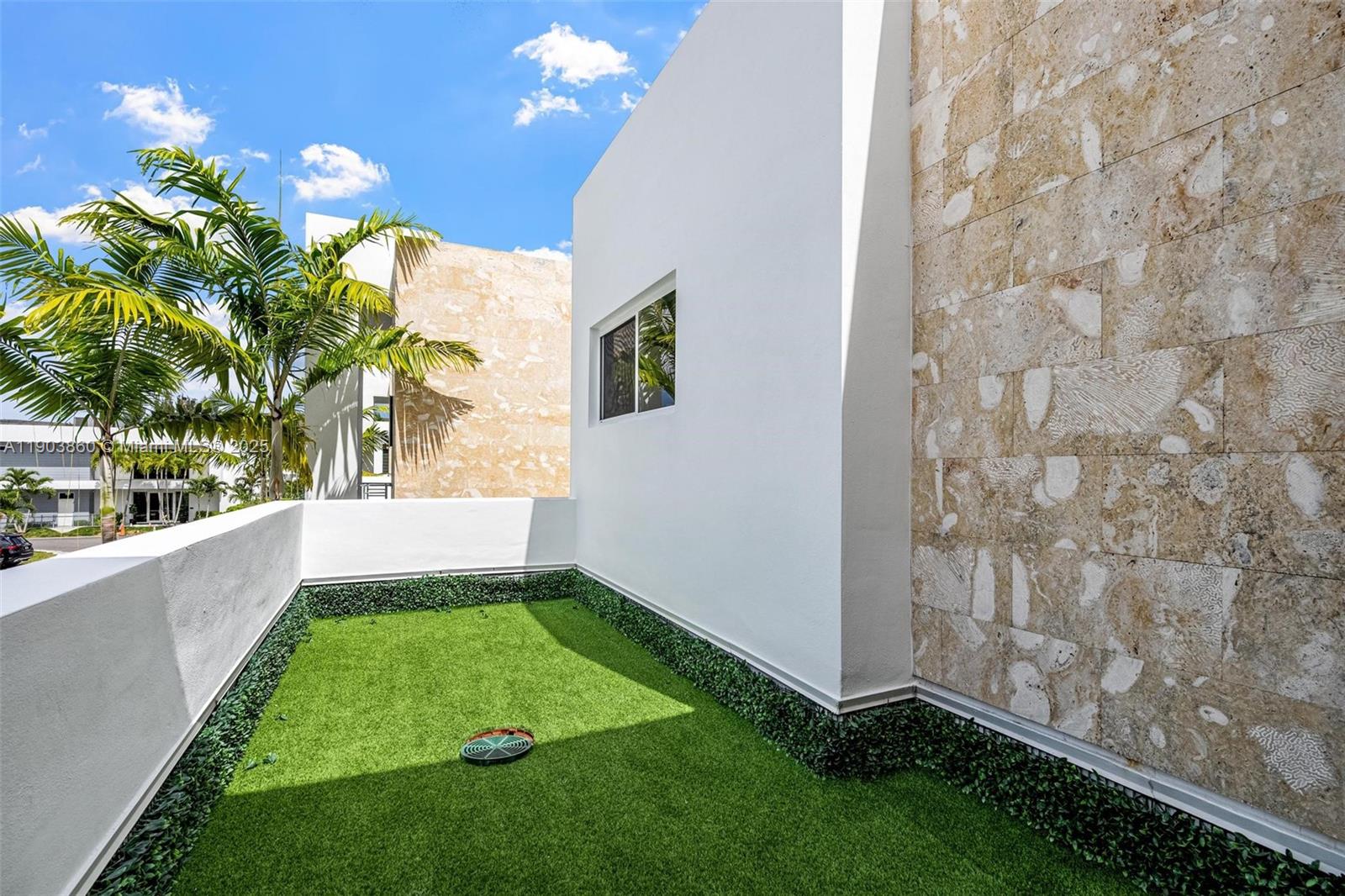 DORAL PALMS SOUTH - Residential Lease