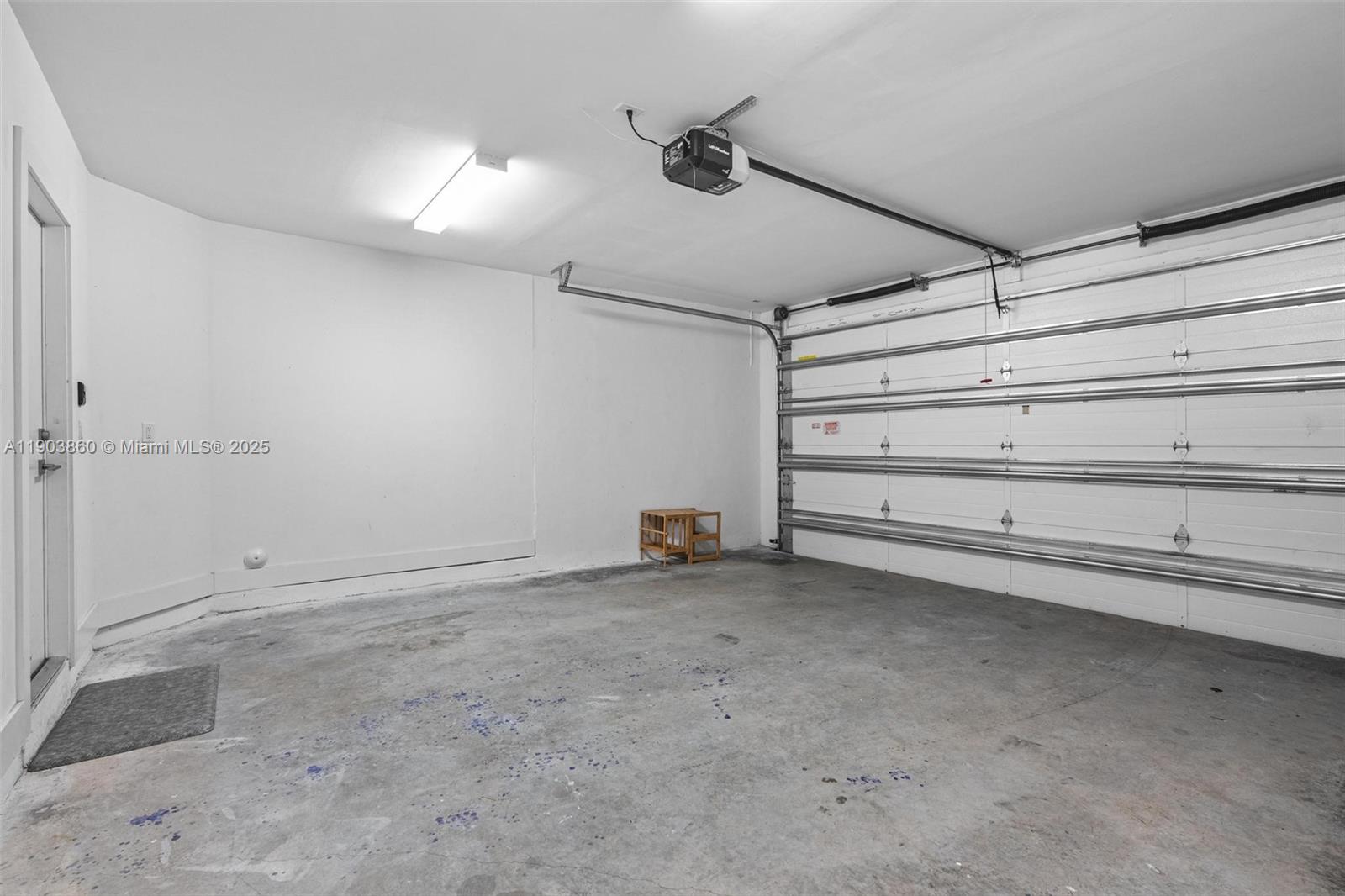 DORAL PALMS SOUTH - Residential Lease