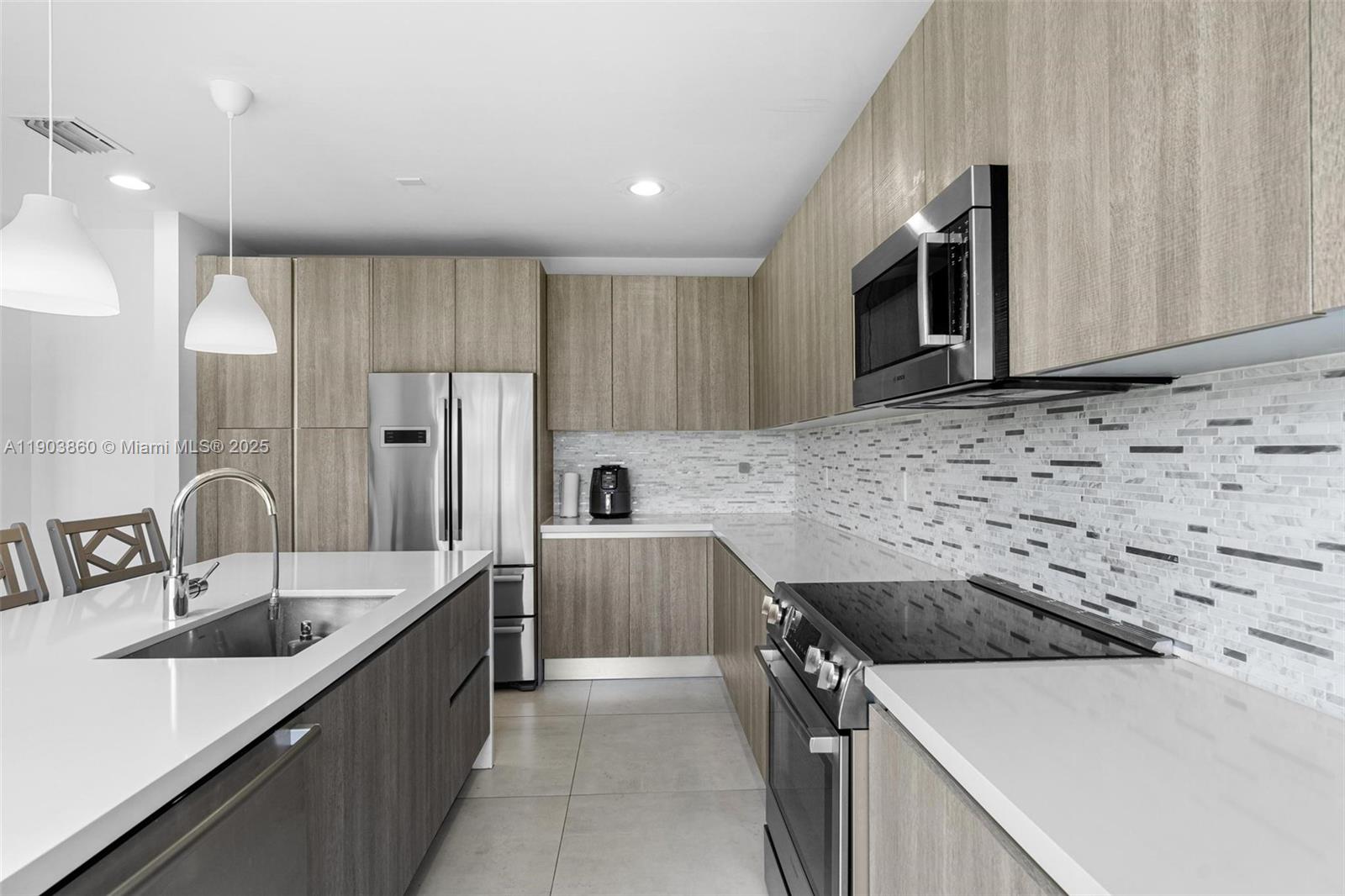 DORAL PALMS SOUTH - Residential Lease