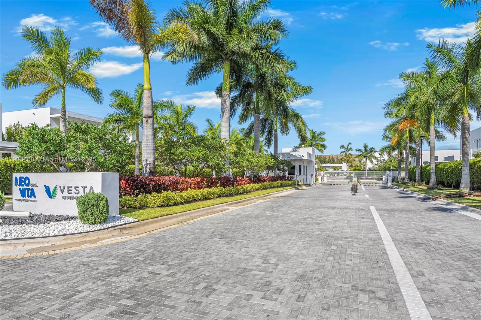 DORAL PALMS SOUTH - Residential Lease