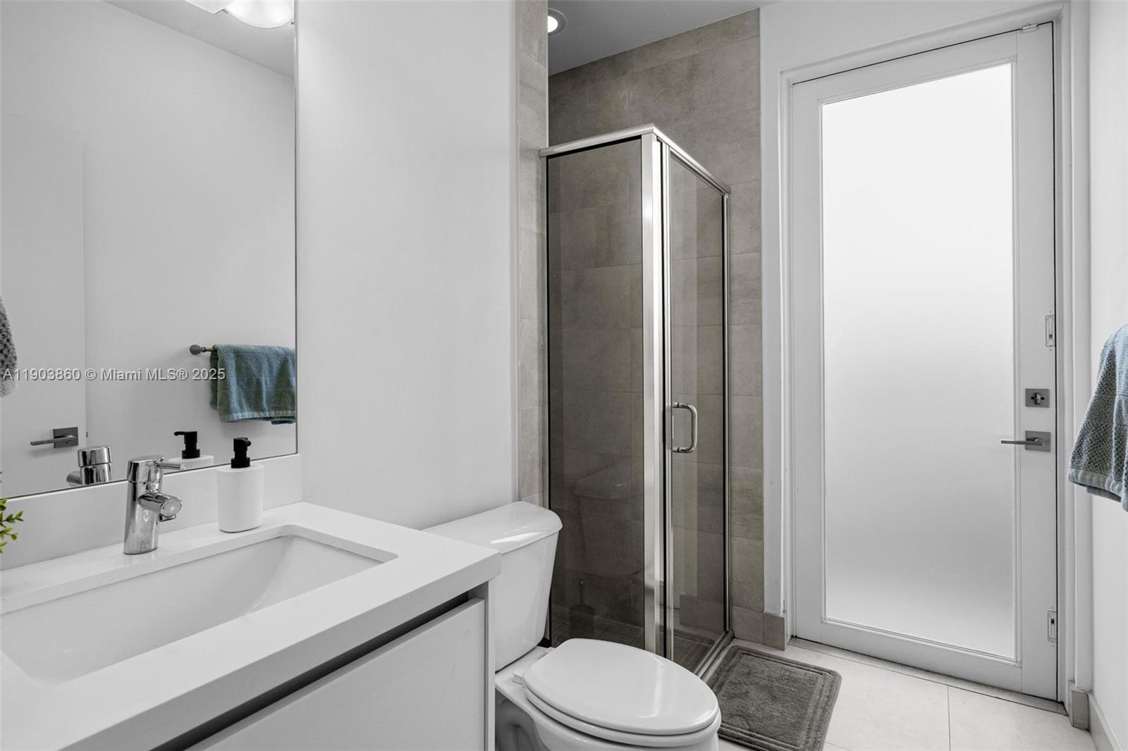 DORAL PALMS SOUTH - Residential Lease