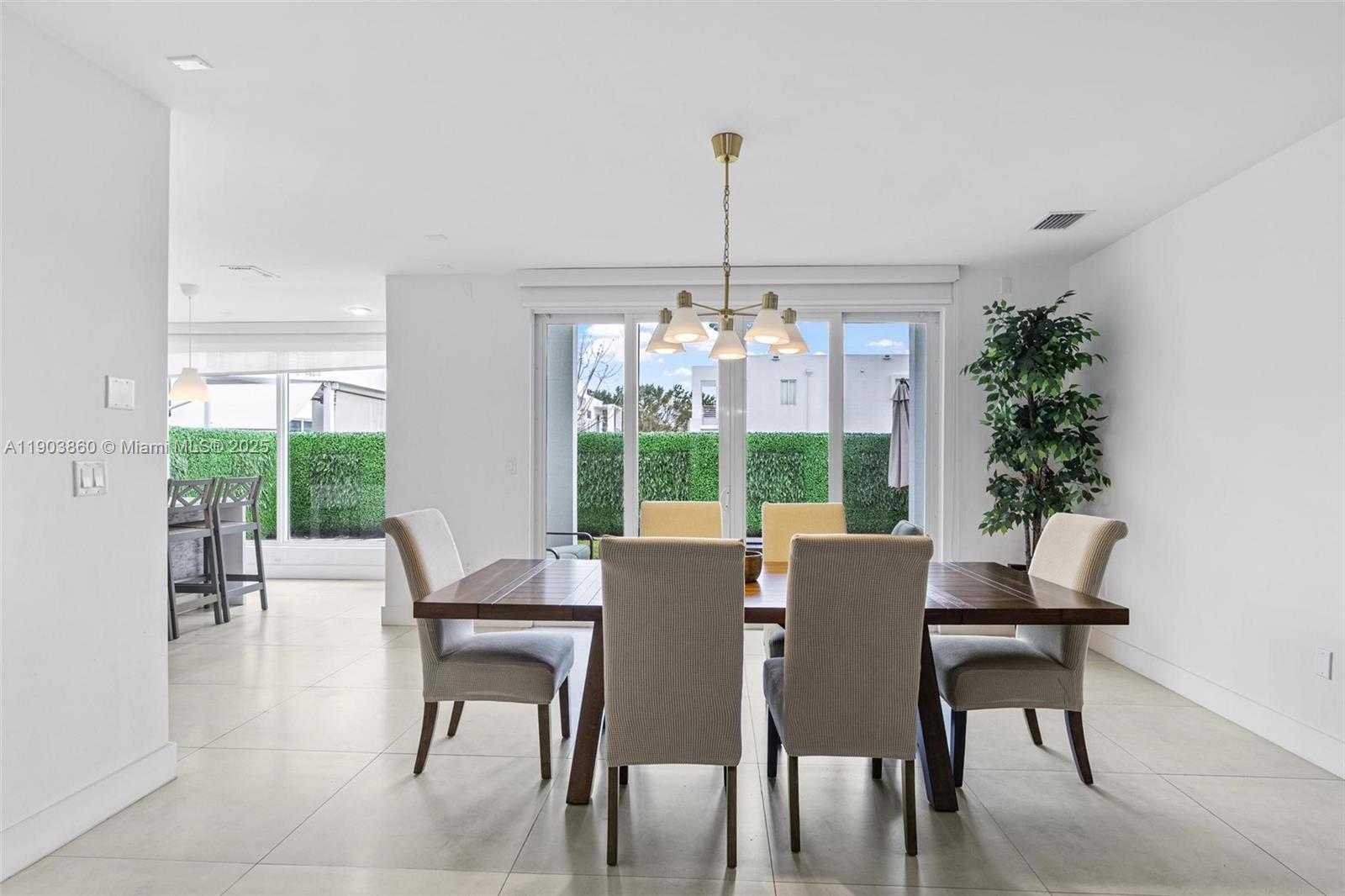 DORAL PALMS SOUTH - Residential Lease