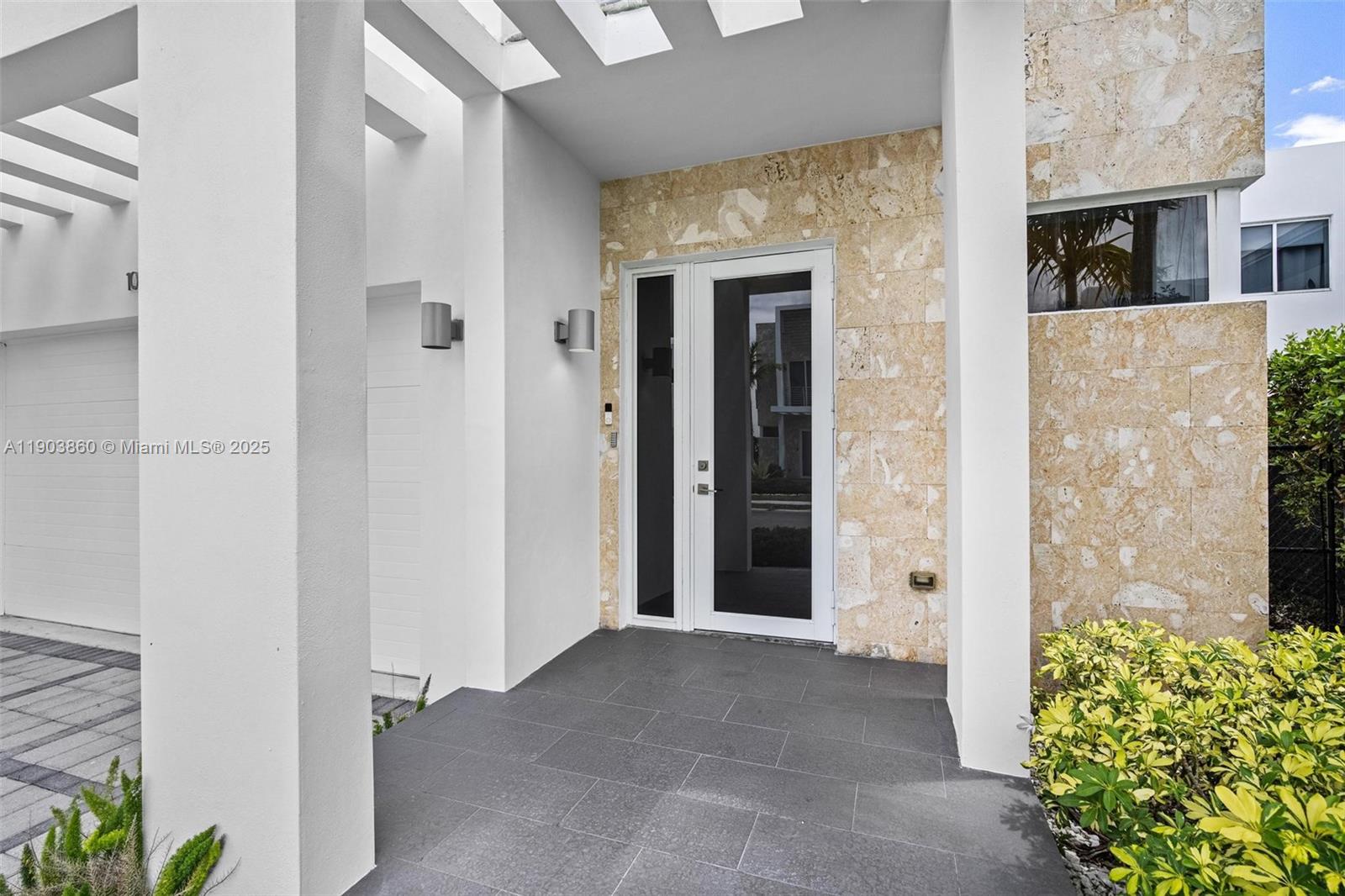 DORAL PALMS SOUTH - Residential Lease