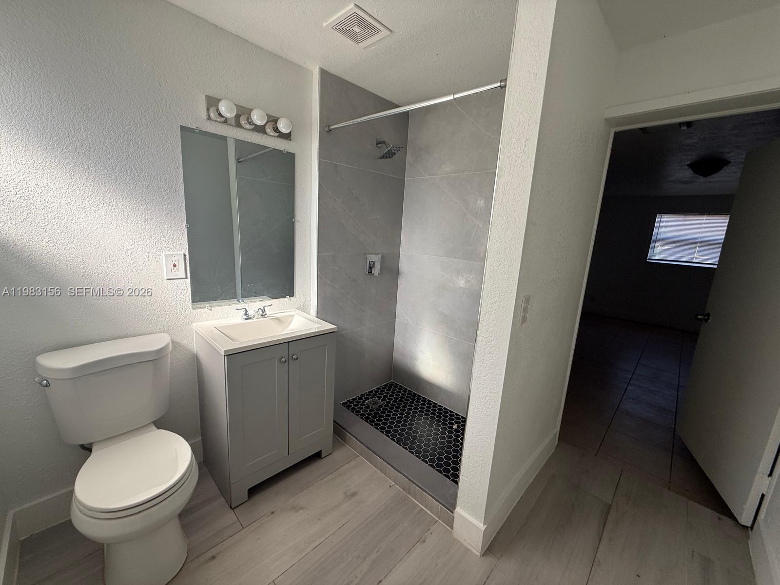 LAUDERDALE MANORS AMD PLA - Residential Lease