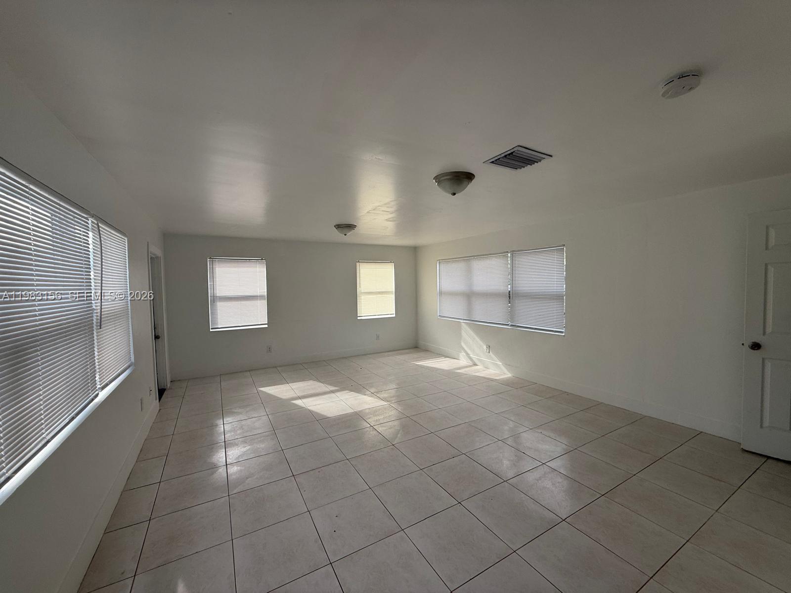 LAUDERDALE MANORS AMD PLA - Residential Lease