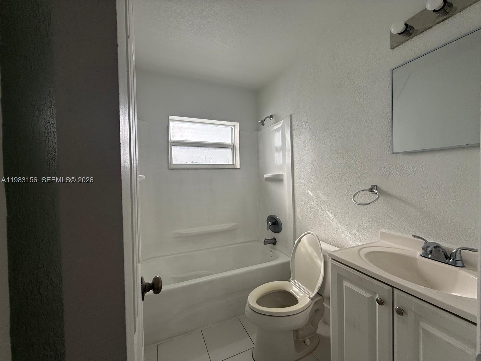 LAUDERDALE MANORS AMD PLA - Residential Lease