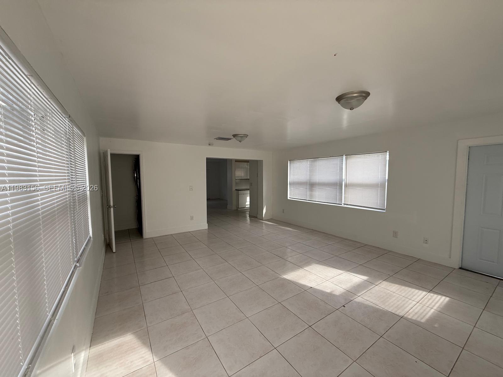 LAUDERDALE MANORS AMD PLA - Residential Lease